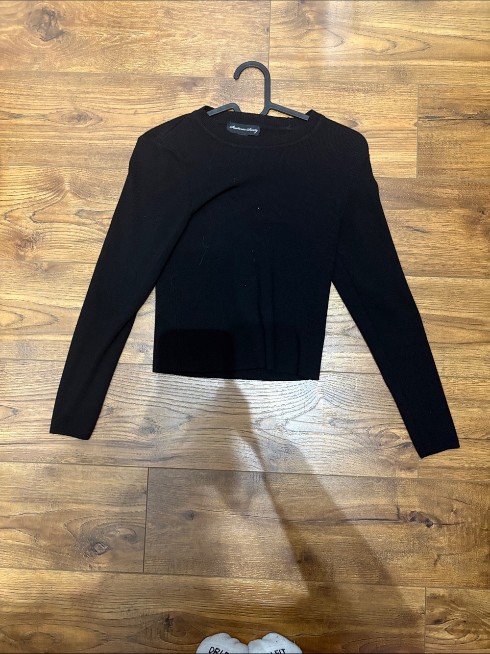 Black Long-Sleeve Women's Crop Top